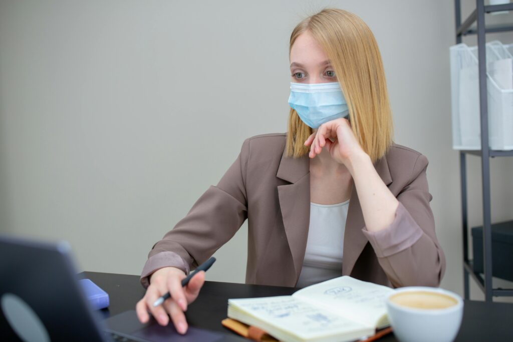 Online Health and Safety Certification: What Every Professional Should Know